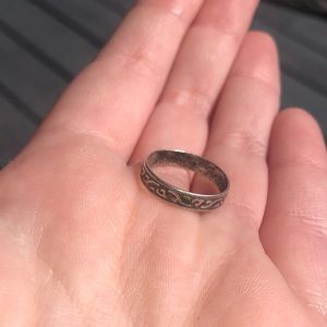 Size 4 beautiful vintage sterling silver 0.925 ring